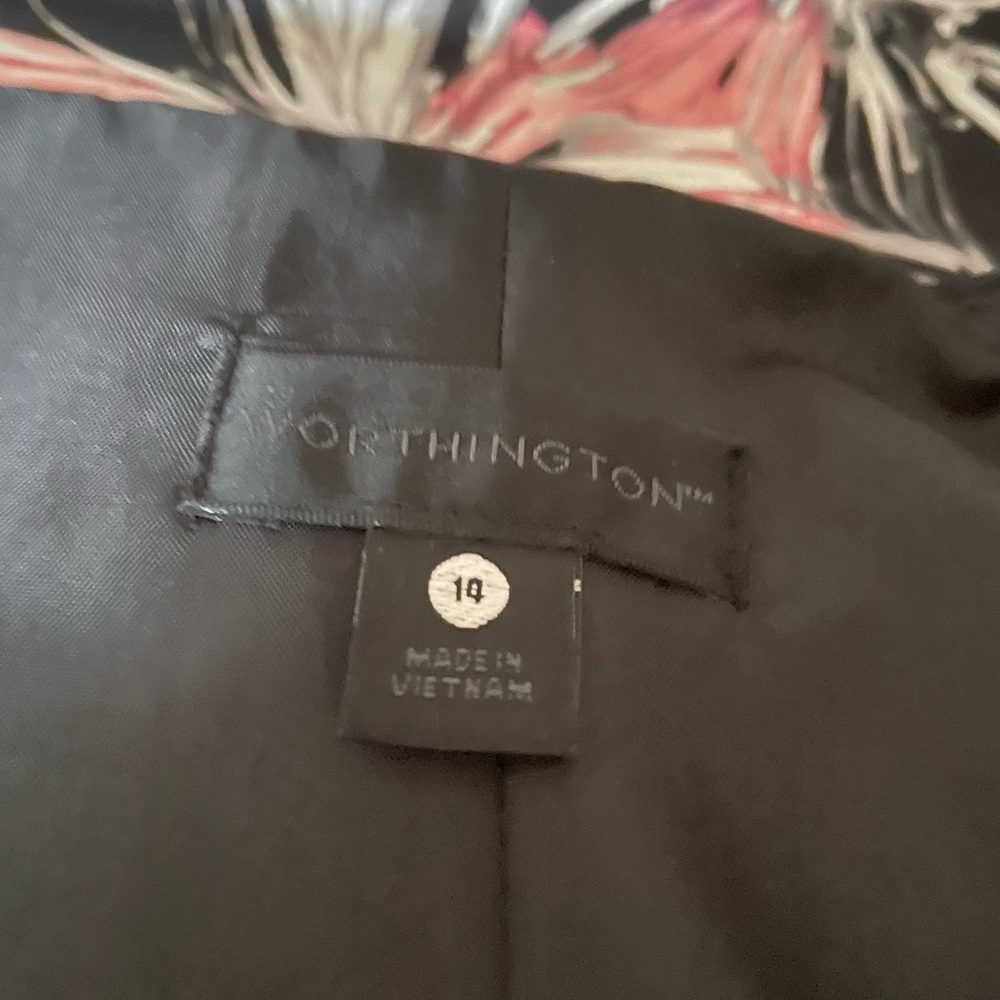 New with tags Worthington black skirt
